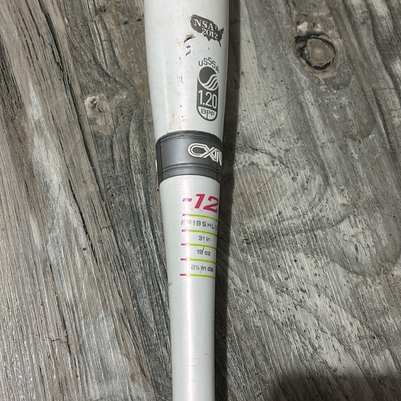 EASTON softball bat 2012, slightly used. - Picture 2 of 6